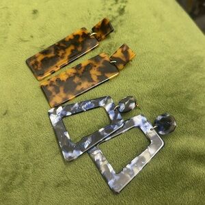 Fashion Statement Tort Earrings